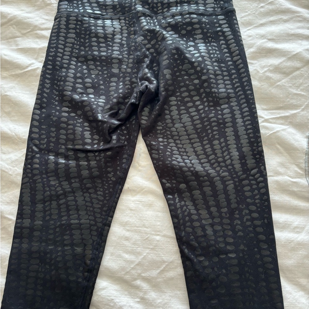 Fabletics Capris - Picture 3 of 4